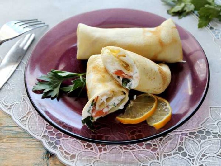 Блинчики с лососем и творогом