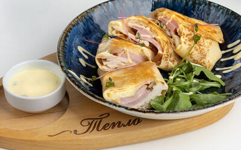 Блинчики с курицей и ветчиной