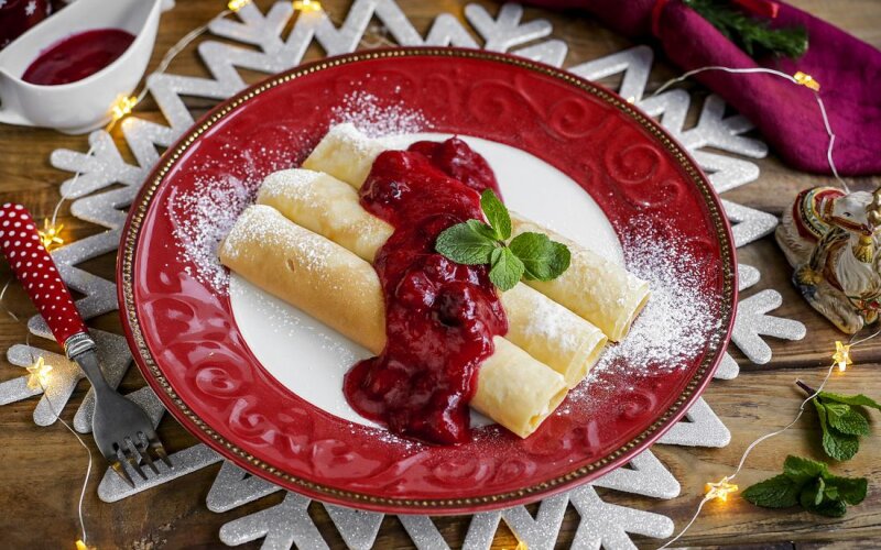 Блинчики с ягодным соусом