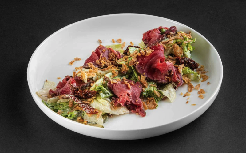 Салат с ростбифом