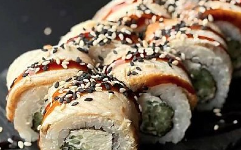 Ролл «Угорь в кунжуте»