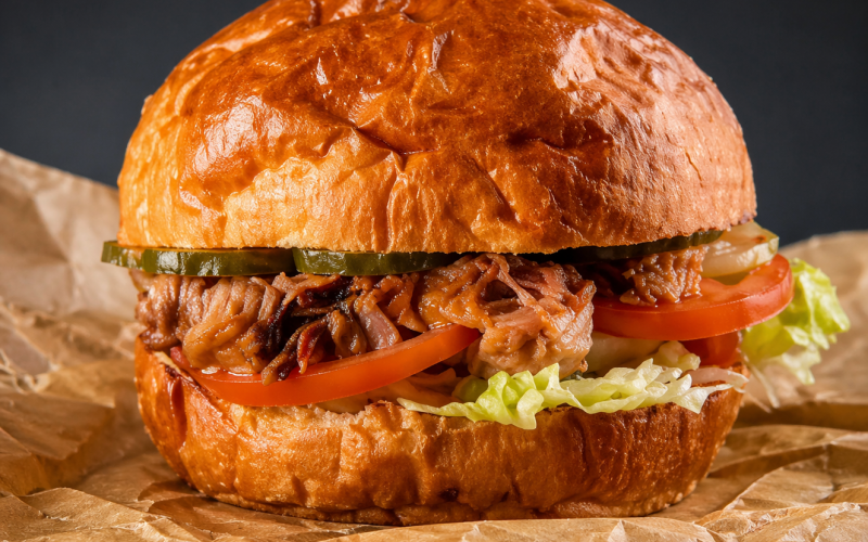 Бургер со свиным ребром