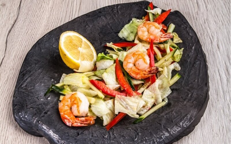 Салат с креветками