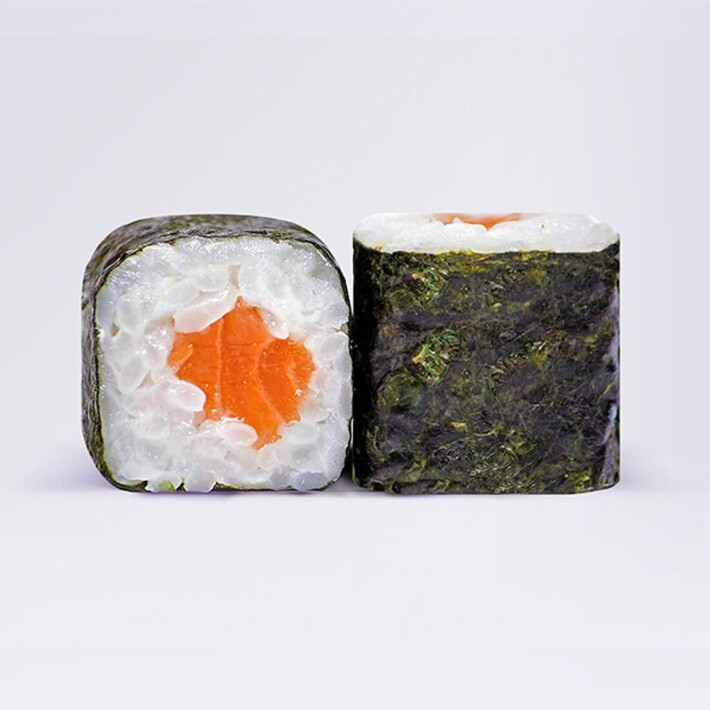 Ролл с лососем