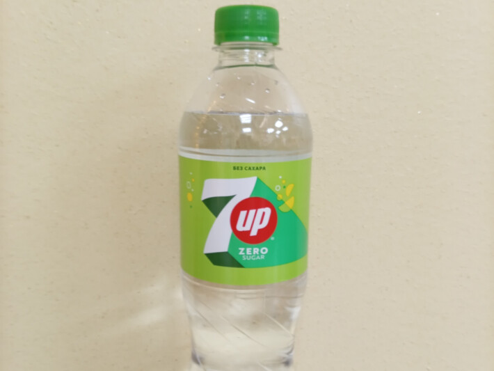 Напиток газированный «7Up»