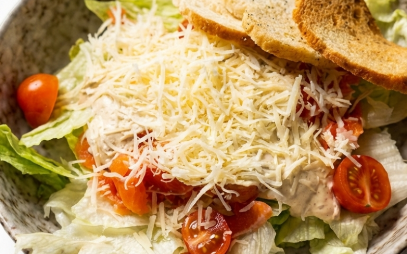 Салат «Цезарь с курицей»