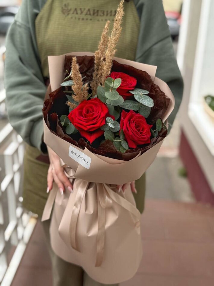 Комплимент из 3 роз