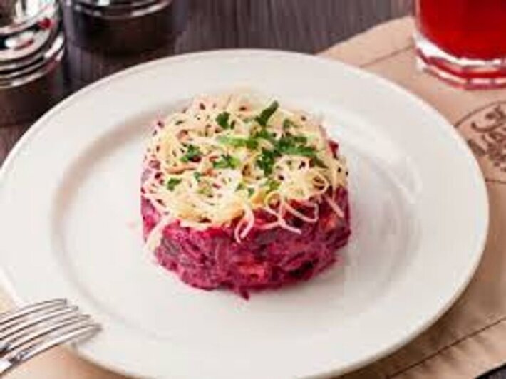 Салат из свеклы с сыром чесночком и майонезом