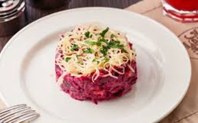 Салат из свеклы с сыром чесночком и майонезом
