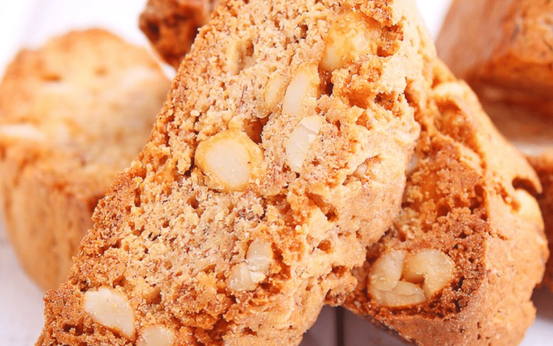 Кантучи с миндалём и изюмом