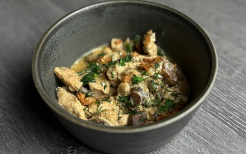 Фрикасе из курицы с грибами