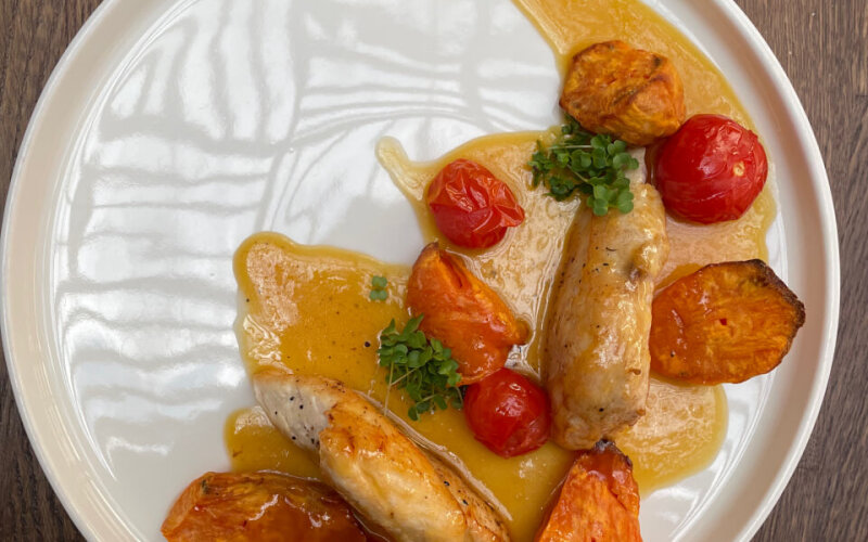 Курина грудка с бататом и апельсиновым соусом