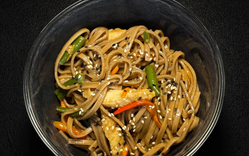Wok лапша «Соба» с курицей
