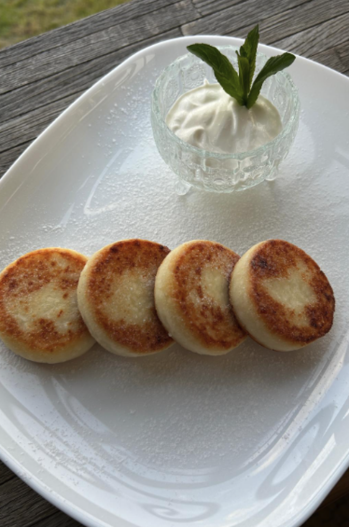 Сырники с творогом и сметаной