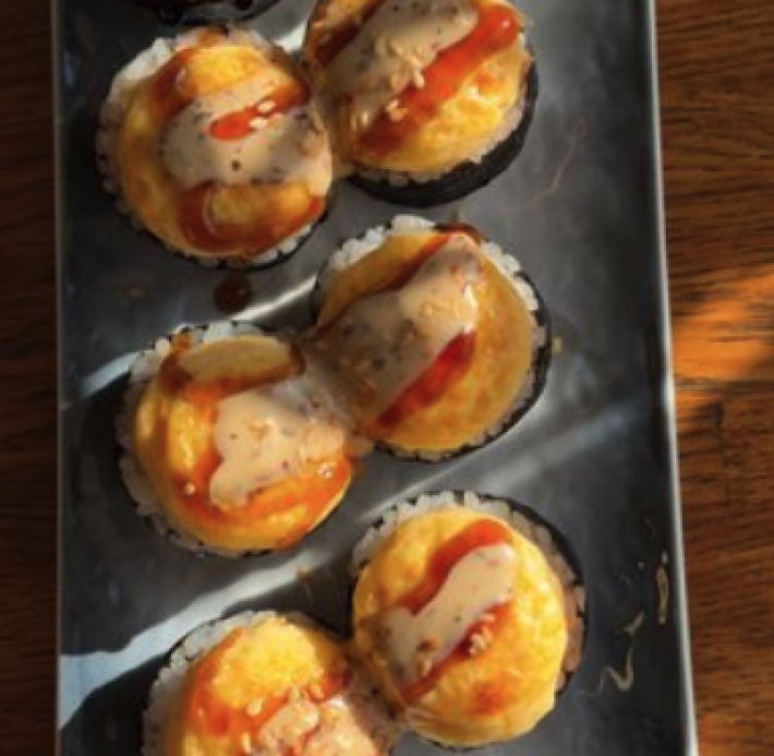 Запечённый ролл с тунцом и креветкой