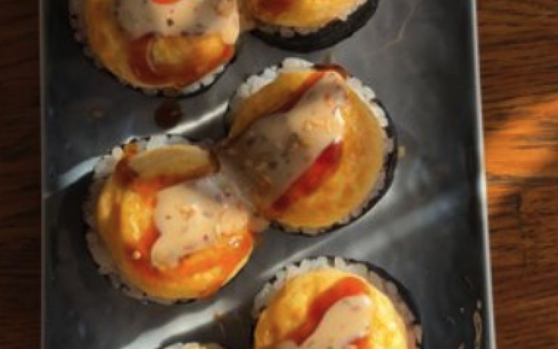 Запечённый ролл с тунцом и креветкой
