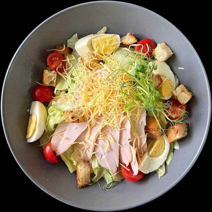 Салат «Цезарь с курицей»