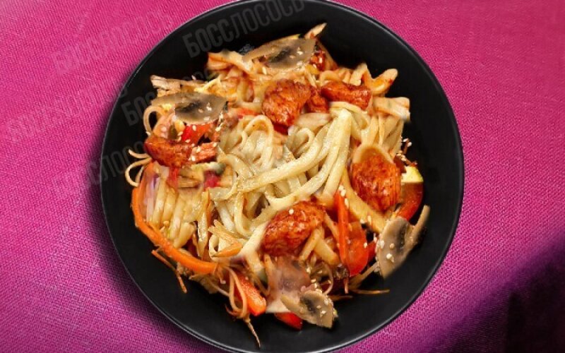 Wok с курицей в соусе «Терияки»
