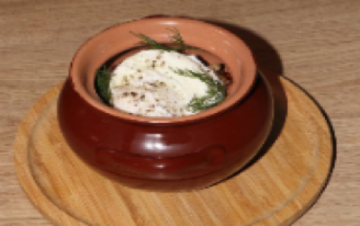 Домашние драники с беконом и грибным соусом
