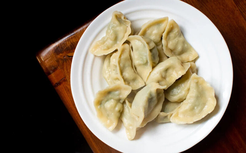 Цзяоцзы (пельмени) с яйцом и луком