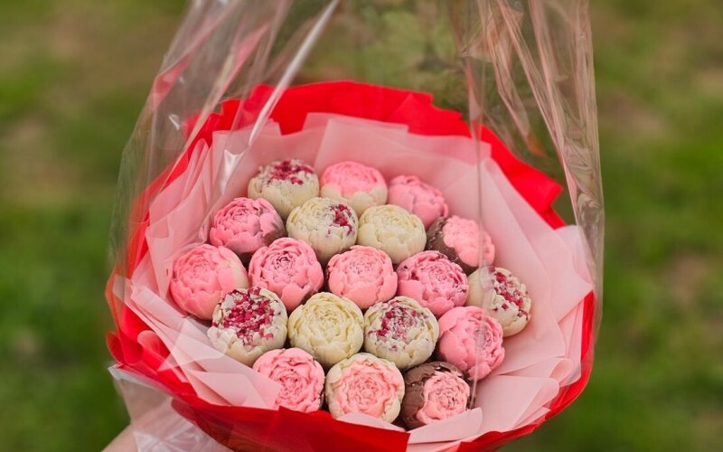 Букет из шоколадных пионов