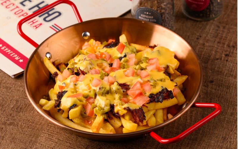 Заряженный картофель с копчёной говядиной