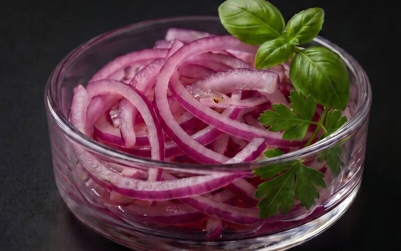Лук маринованный