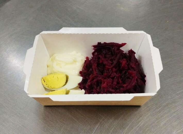 Салат из свеклы с яйцом и майонезом