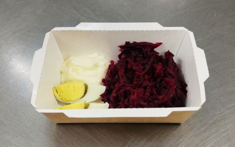 Салат из свеклы с яйцом и майонезом