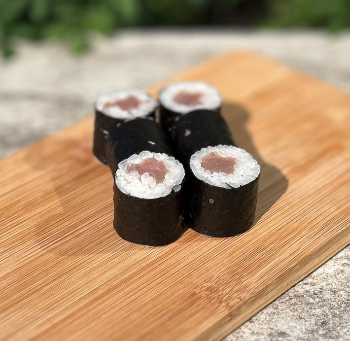 Маки с тунцом