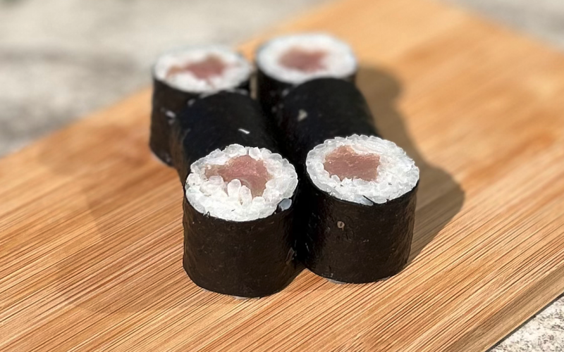 Маки с тунцом