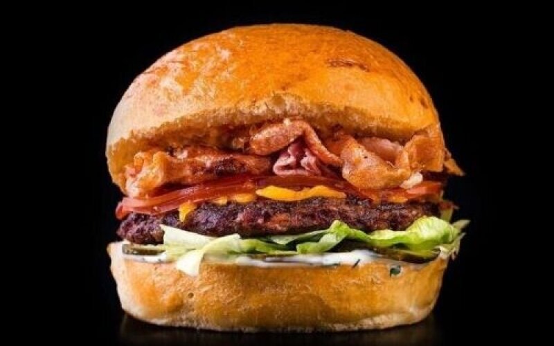 Бургер «BBQ» с беконом говядина