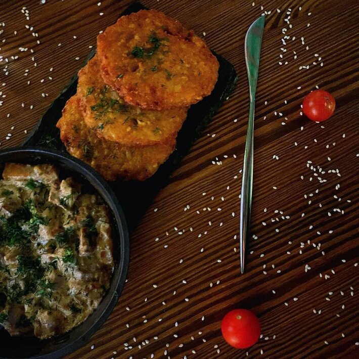 Драники с мачанкой