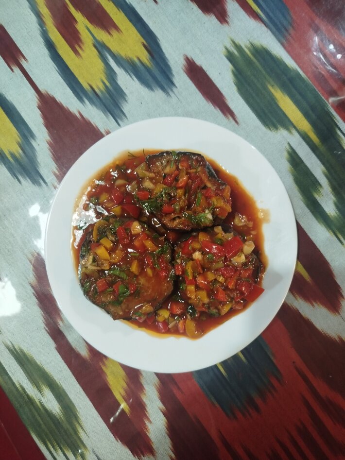 Салат «Баклажаны с соусом»