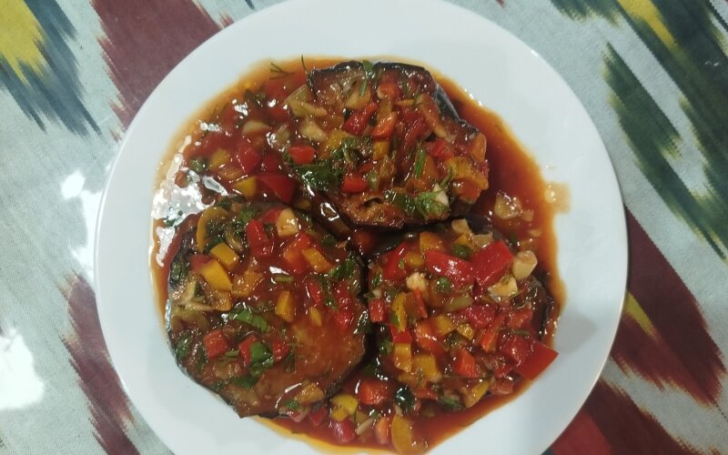 Салат «Баклажаны с соусом»