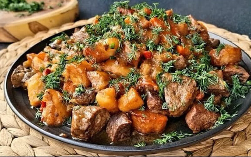 Печень говяжья с картошкой из казана