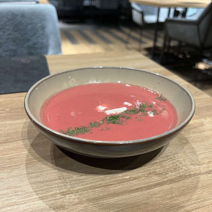 Фасолевый суп с домашней колбаской и гренками