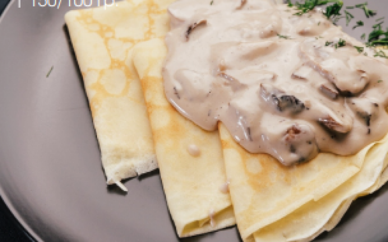 Блины с грибным соусом