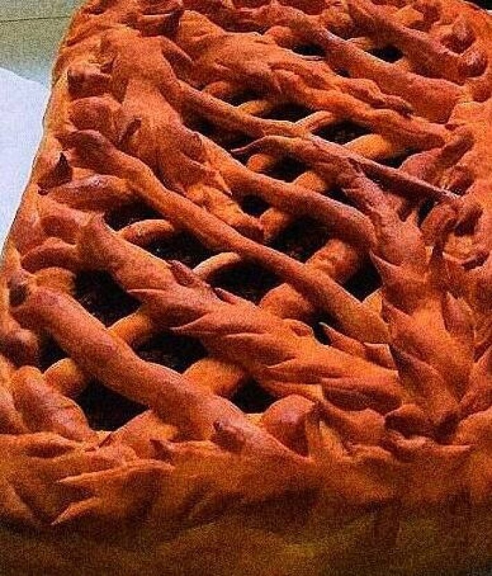 Пирог с курицей и грибами