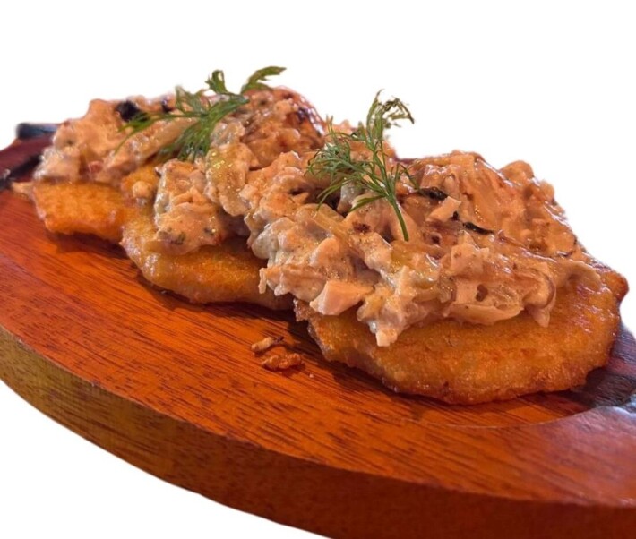 Драники с грибами и луком
