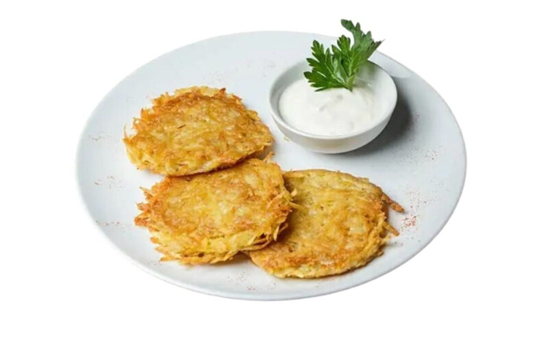 Драники со сметаной