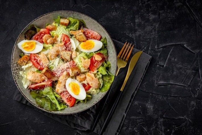 Салат «Цезарь с куриной грудкой-гриль»