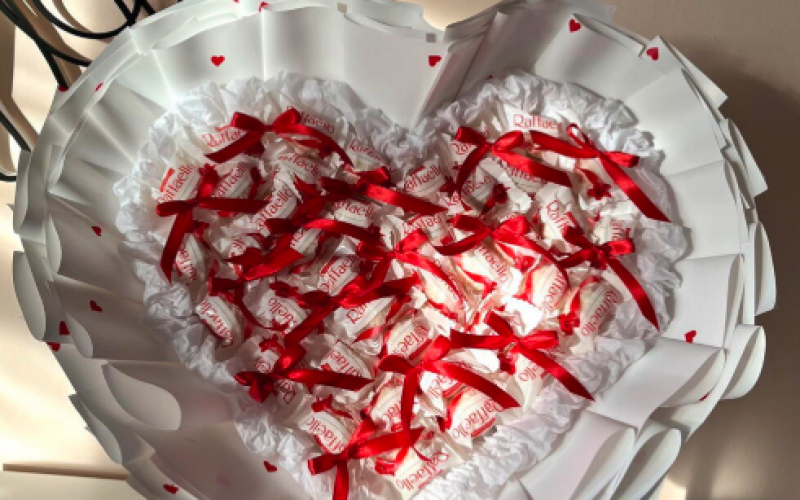 Букет в форме сердца из Raffaello