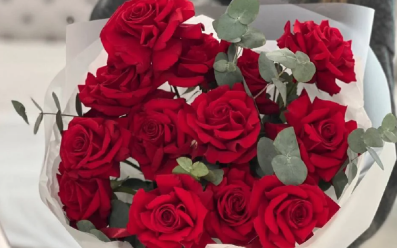 Букет из классической французской розы