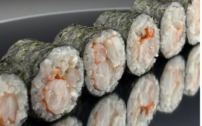 Мини ролл с креветкой