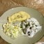 Куриная печень жареная с луком в сливочно-сметанном соусе