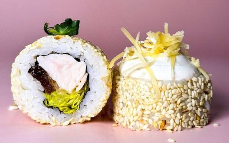 Ролл «Цезарь» с курицей