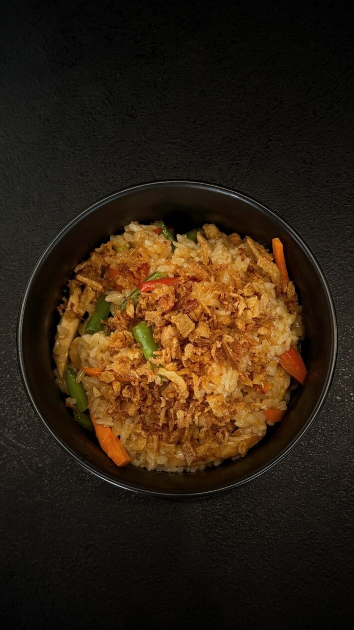 Wok лапша с рисом и курицей