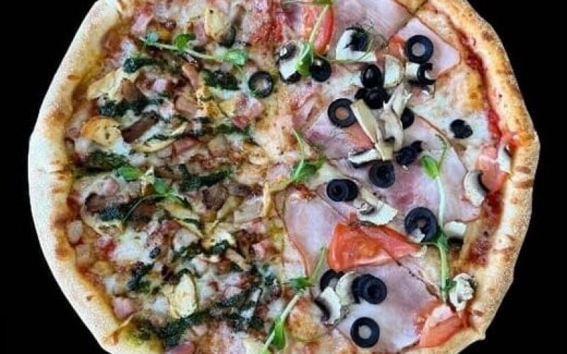 Пицца «Мясная» + «Капричоза»