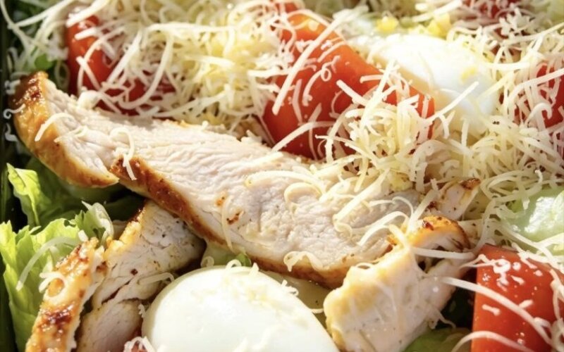 Салат «Цезарь с курицей»